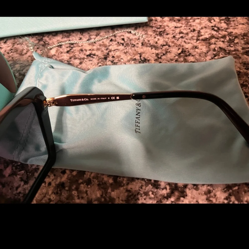 Tiffany & Co. Black Cat-Eye Sunglasses New Boxed Case Bag Cloth Bag One Size